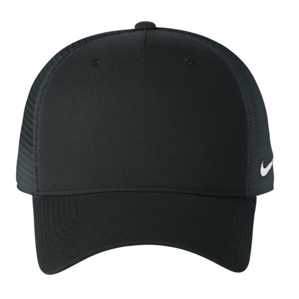Nike - Snapback Mesh Trucker Cap - NKFN9893 | Dirt Cheap Headwear